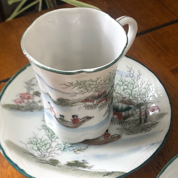 Vintage Nippon Japanese Hand Painted Teacups and Saucers - Picture 3 of 10